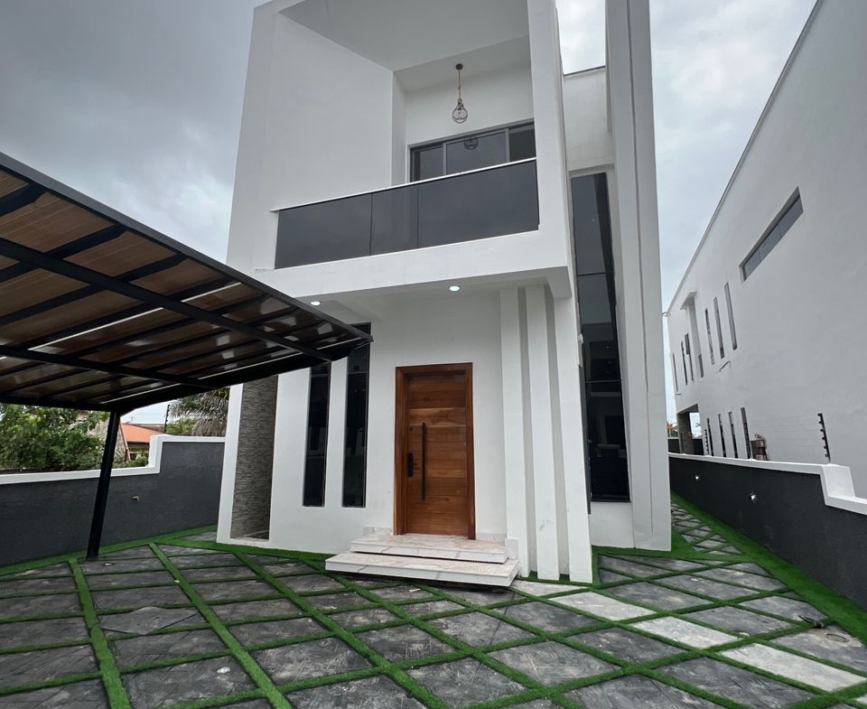 House for Sale in Chevron Axis, Lekki with 5 Bedroom Duplex