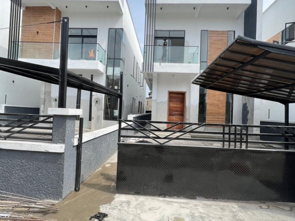 Detached Duplex For sale in Chevron Lekki Lagos